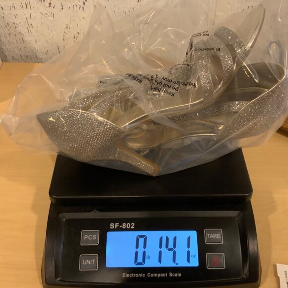 Bandolino silver/gold rhinestone strap heal women’s size 6.5, 3 inch heal - Picture 6 of 11